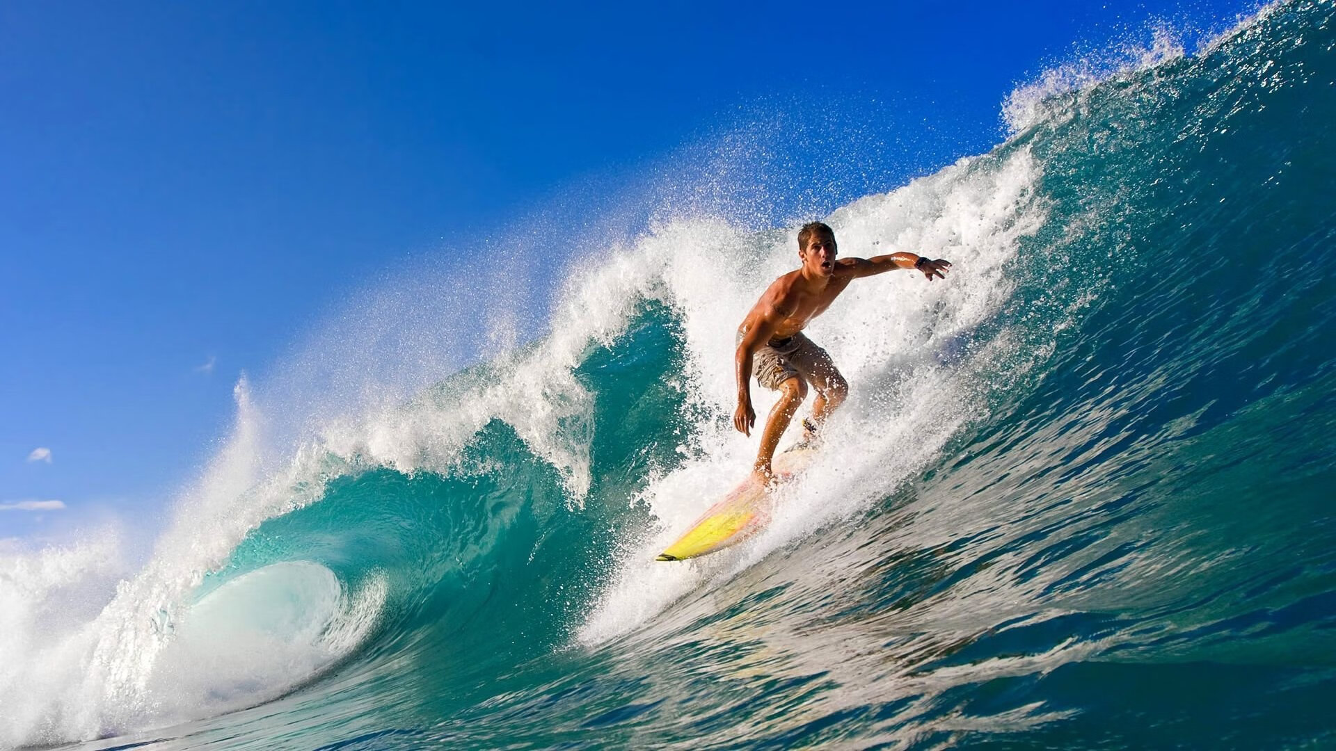 亚博体育-网球赛场焦点！美国队对阵英格兰队，超级对决，球迷热情点燃赛场